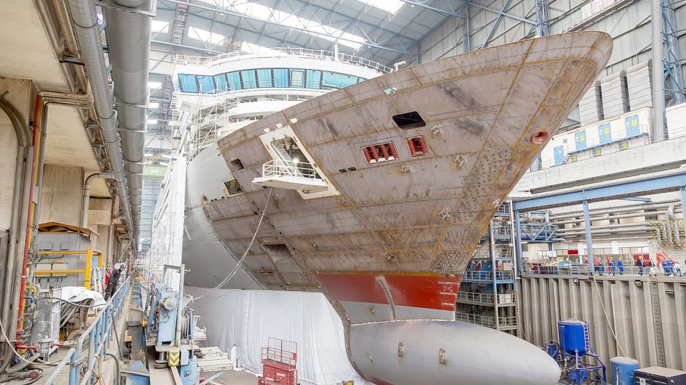 Für die Rettung der Meyer Werft sind die Weichen gestellt – aber wichtige Details müssten noch geklärt werden. Foto: Lars Schröer