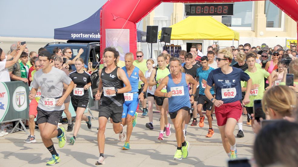 Startschuss für den Fünf-Kilometer-Lauf. Foto: Ferber