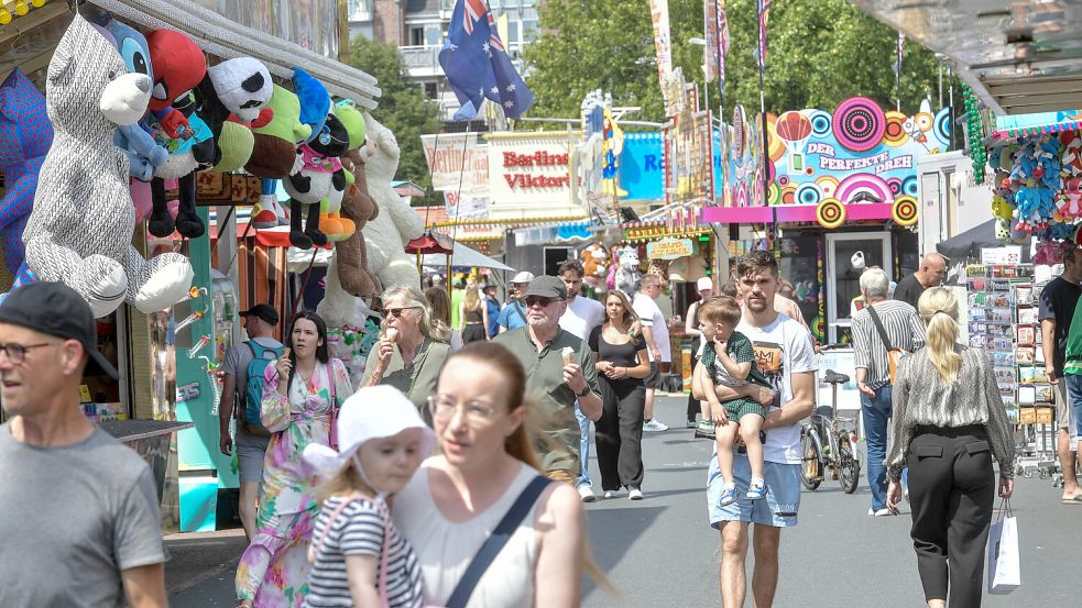 Laut Organisatoren kamen in diesem Jahr rund 130.000 Gäste zum Delft- und Hafenfest nach Emden. Foto: Ortgies/Archiv