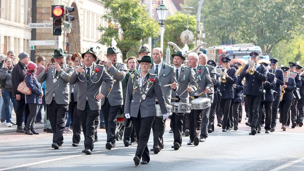 Der große Festumzug der Schützen wird wieder mitten durch die Stadt führen. Foto: Archiv