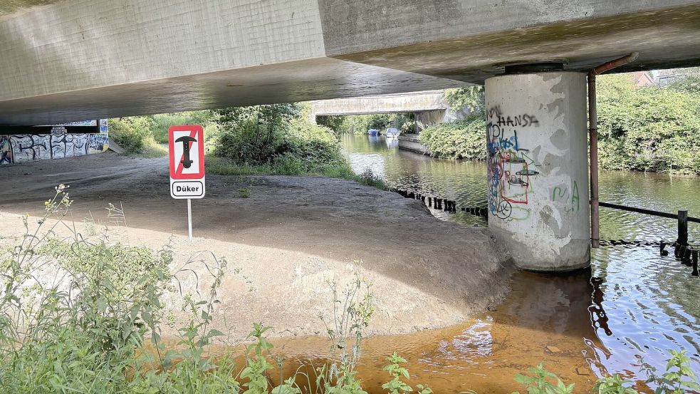 Verschlungene Wasserwege im Herrentor: Hier haben Polizei und Anwohner schon alles nach dem vermissten Senior abgesucht. Foto: Schuurman