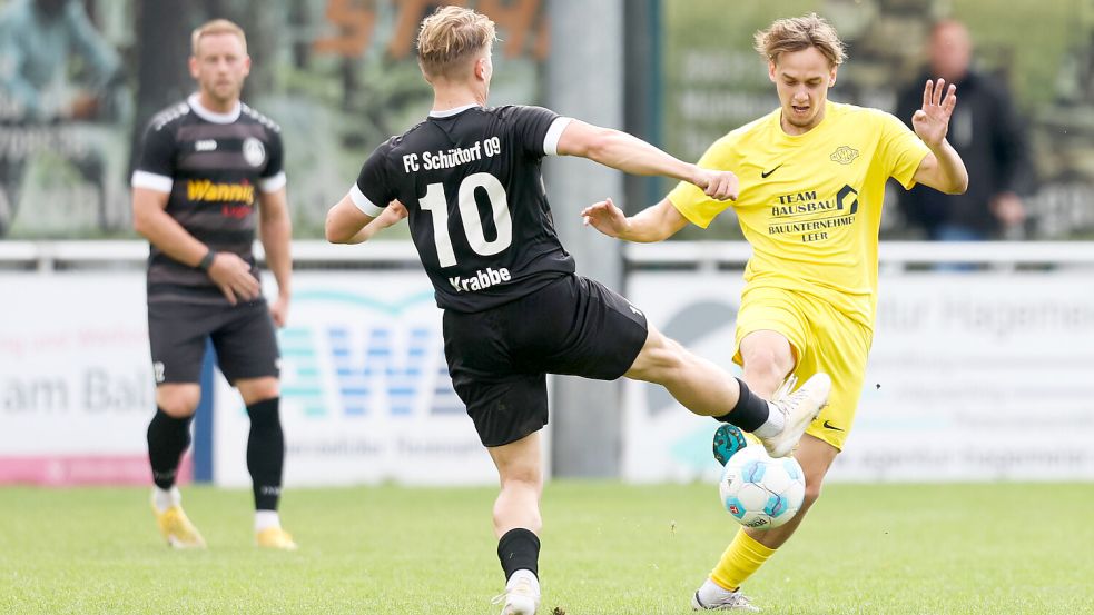 Zuletzt unterlag Germania Leer (rechts) am Sonntag dem FC Schüttorf mit 2:4. Foto: Doden/Emden