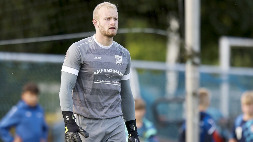 Borssums Torwart Nico Wilhelms hielt am Samstag überragend und war ein Garant für den Sieg gegen Esens. Foto: Doden, Emden