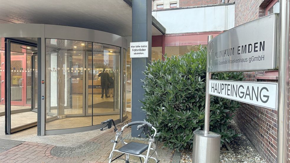 In die Jahre gekommen, aber als Arbeitgeber wieder interessant: das Hans-Susemihl-Krankenhaus in Emden. Foto: Schuurman