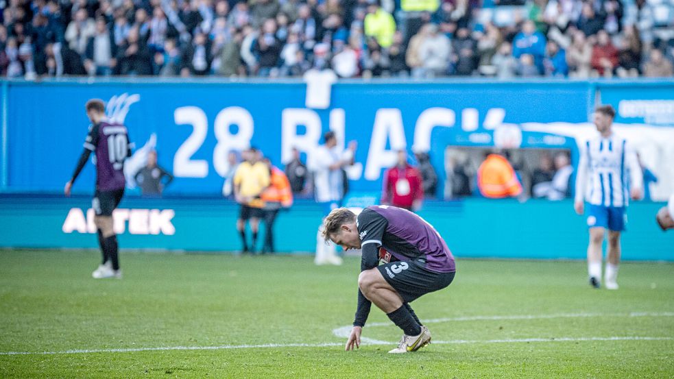 Die Sorgen beim VfL Osnabrück sind groß. Nach dem 0:2 im Kellerduell in Rostock ist der letztjährige Zweitligist weiter Drittliga-Schlusslicht. Fotos: Imago/Doden