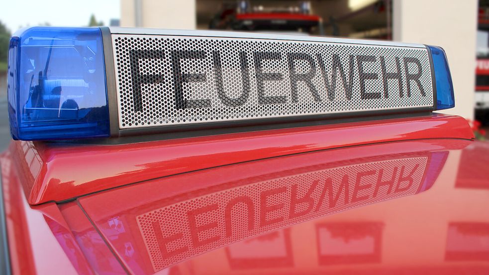 Mitglieder der Feuerwehr sind bei zahlreichen Rettungseinsätzen vor Ort. Foto: marcjohn.de/Fotolia