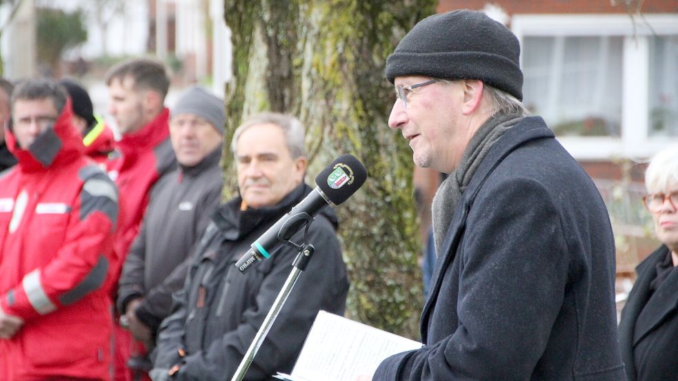 Hielt eine kurze Rede: Bildungsreferent Andreas Langkau. Foto: Ferber