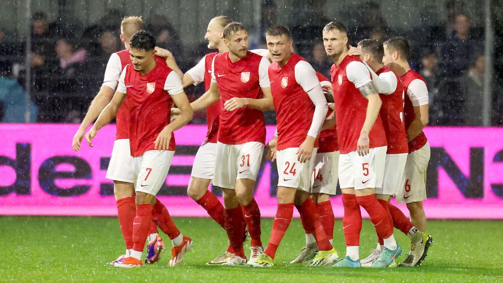 Als der TSV Havelse kürzlich in Emden spielte und gewann, war das Stadion voll. Bei TSV-Heimspielen ist hingegen wenig los. Foto: Doden