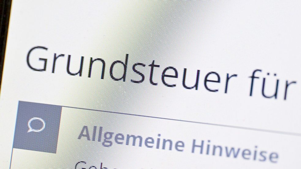 Infos zur neuen Grundsteuer gibt es im Borkumer Rathaus. Foto: Weißbrod/dpa