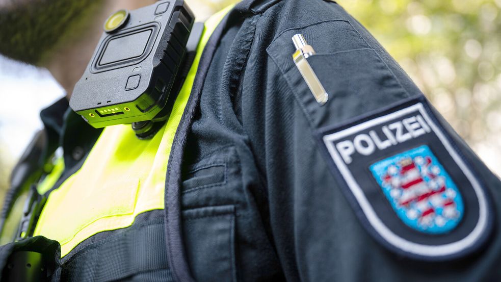 In einigen Bundesländern, wie zum Beispiel Thüringen, gibt es schon Pilotversuche mit Bodycams für Polizisten. Foto: dpa/Hannes Albert