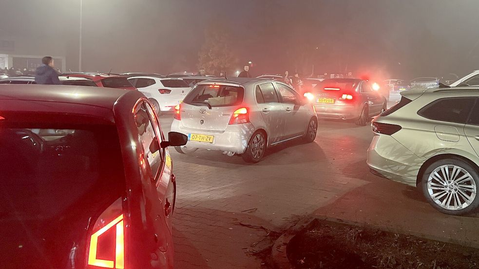 Stehen statt fahren hieß es in vielen Orten im Rheiderland am Wochenende. Foto: Buntjer