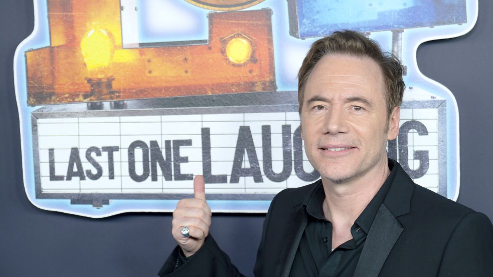 Michael „Bully“ Herbig wird auch die sechste Staffel der Sendung „Last One Laughing – LOL“ bei Amazon Prime moderieren – und dabei viele neue Gesichter begrüßen. Foto: dpa/Sven Hoppe