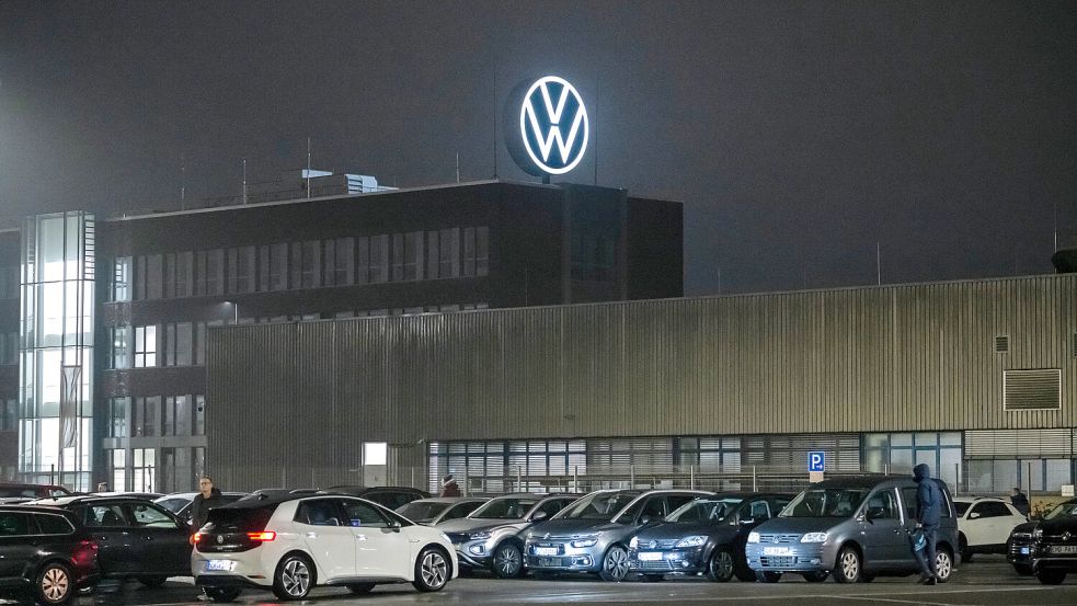 „Das VW-Werk Emden ist gut ausgelastet“, sagte der Emder Betriebsratschef Manfred Wulff Ende vergangenen Jahres im Gespräch mit Medienvertretern. Foto: DPA/Sina Schuldt