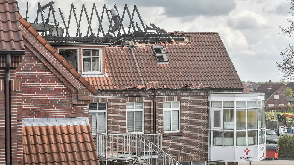 Das ehemalige Fehn-Hotel in Wiesmoor wurde im April 2024 durch ein Feuer schwer beschädigt. Foto: Archiv/Ortgies