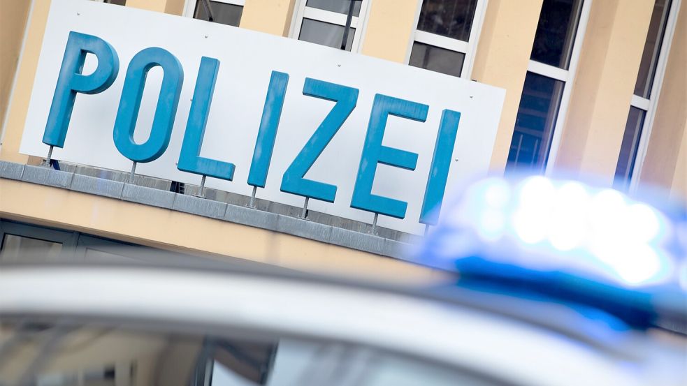 Die Bremer Polizei hat am Montag zusammen mit weiteren Behörden diverse Bremer Lokale kontrolliert. Dabei wurden etliche Verstöße aufgedeckt. Foto: Friso Gentsch/dpa