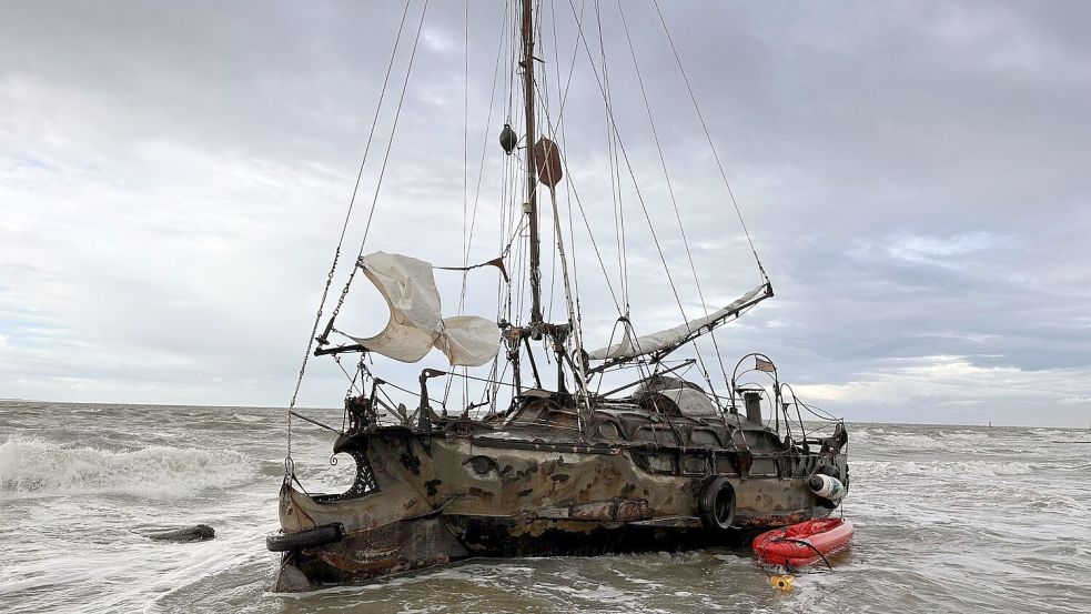 segelboot vor norderney gestrandet